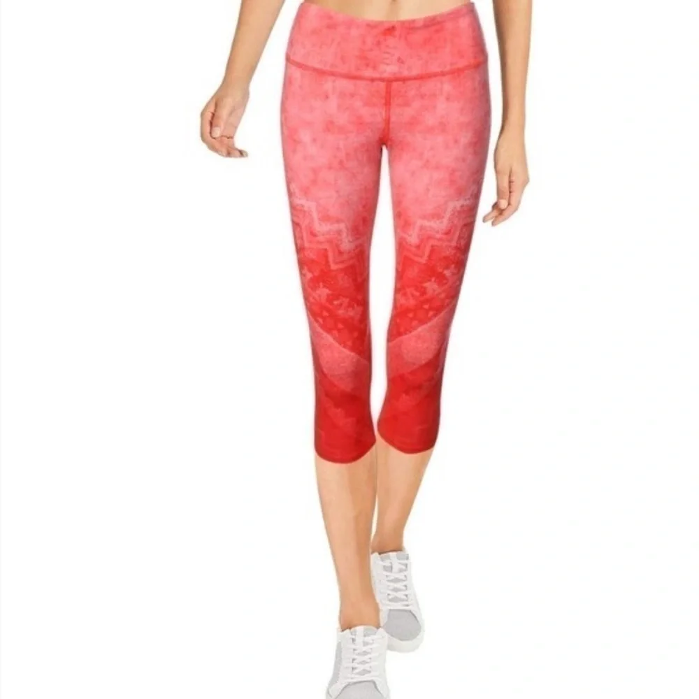 ALO Yoga Airbrush Poppy Gym Workout Capri Casbah Print Legging size Medium